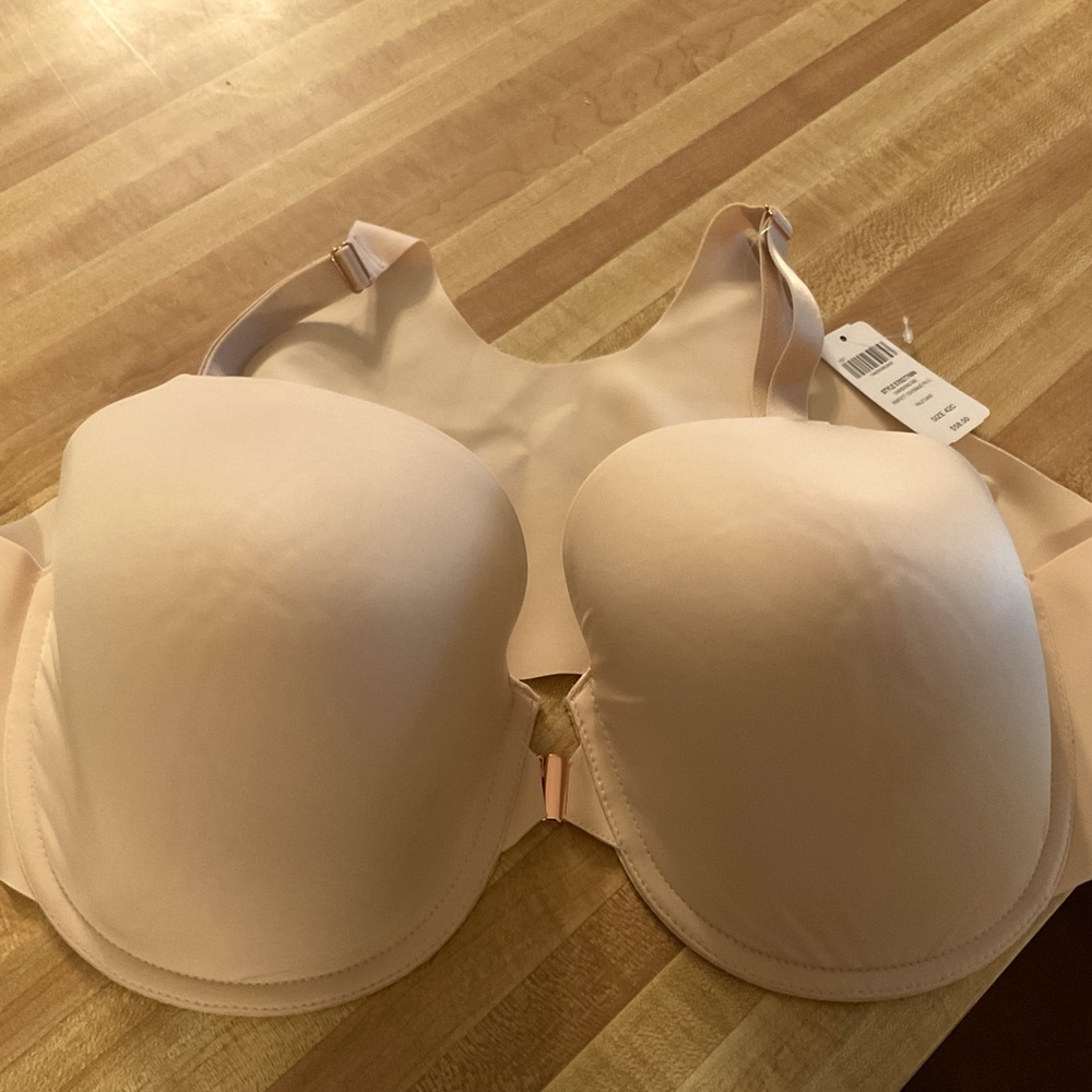 6 new Soma Vanishing 360 Perfect Coverage bras. Back minimizers. Front closure